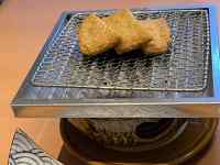 �H�i, �e�[�u�� ���܂܂�Ă���摜

AI �����R���e���c�͌����܂މ\��������܂��B