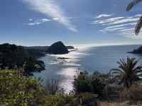 �΂ɕ����Ă���

AI �����R���e���c�͌����܂މ\��������܂��B