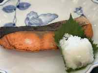 �e�[�u��, �H�i, ����, �M ���܂܂�Ă���摜

AI �����R���e���c�͌����܂މ\��������܂��B