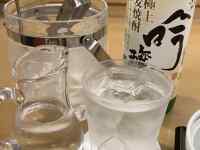 �J�b�v, ����, �e�[�u��, ���� ���܂܂�Ă���摜

AI �����R���e���c�͌����܂މ\��������܂��B