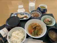 �e�[�u���̏�ɂ���X�[�v

AI �����R���e���c�͌����܂މ\��������܂��B