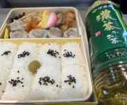 �H�i, �e�[�u��, �g���C, �����ς� ���܂܂�Ă���摜

AI �����R���e���c�͌����܂މ\��������܂��B