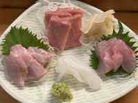 �M�̏�̐H�ו�

AI �����R���e���c�͌����܂މ\��������܂��B