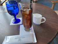 �e�[�u��, �J�b�v, �R�[�q�[, ���� ���܂܂�Ă���摜

AI �����R���e���c�͌����܂މ\��������܂��B